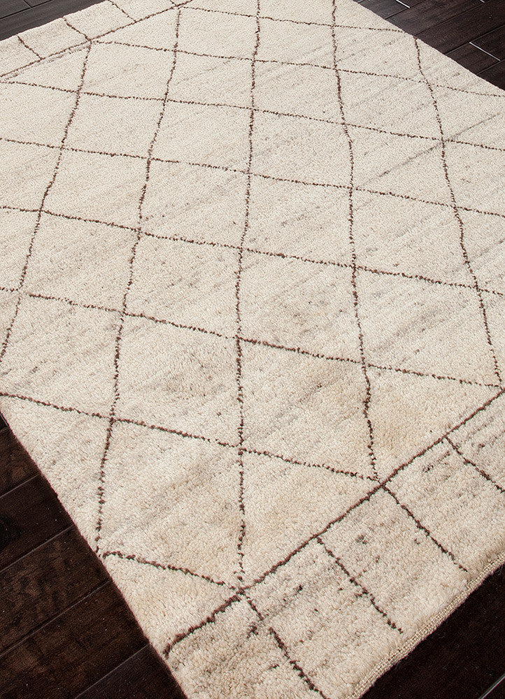 Nostalgia Tangier White Asparagus/Shitake Area Rug