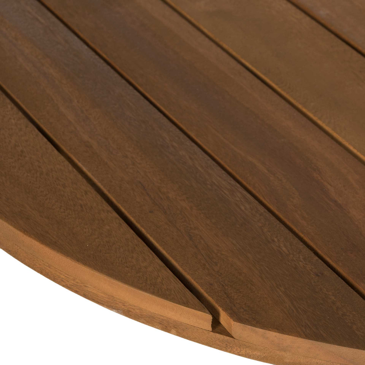 Warm acacia grain enriches the slatted tabletop and its smoothly rounded edge