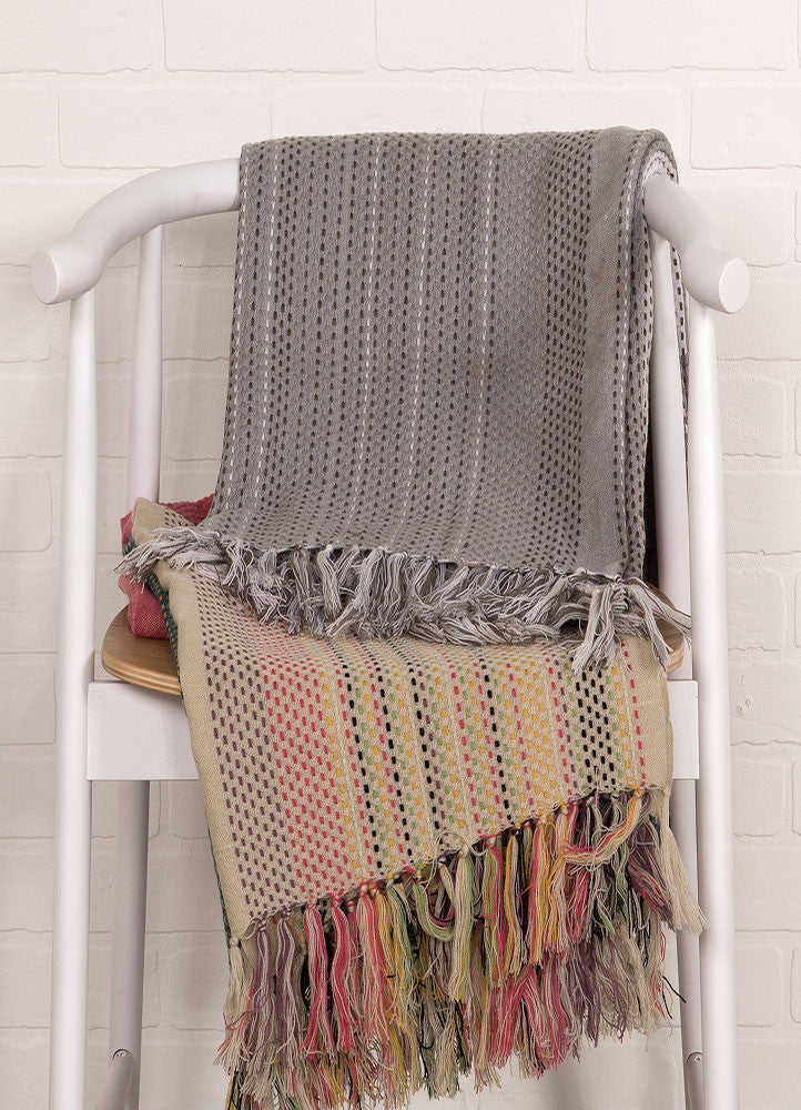 Posy Neutral Gray/Gargoyle Throw