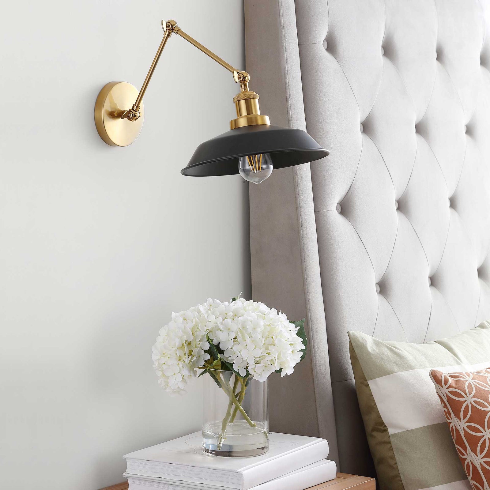 Kiona Wall Sconce Brass Gold/Black