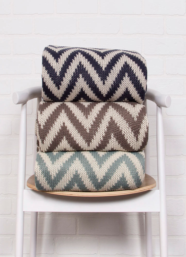 Serin Smoke Blue/Turtle Dove Throw