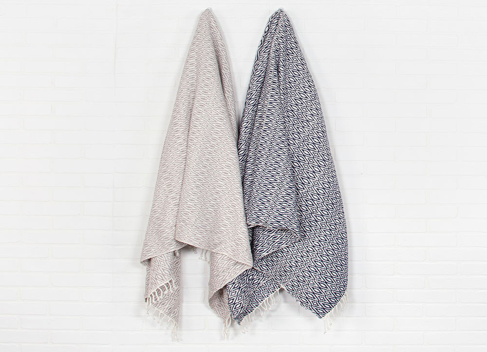 Spirit Insignia Blue/Cloud Dancer Throw