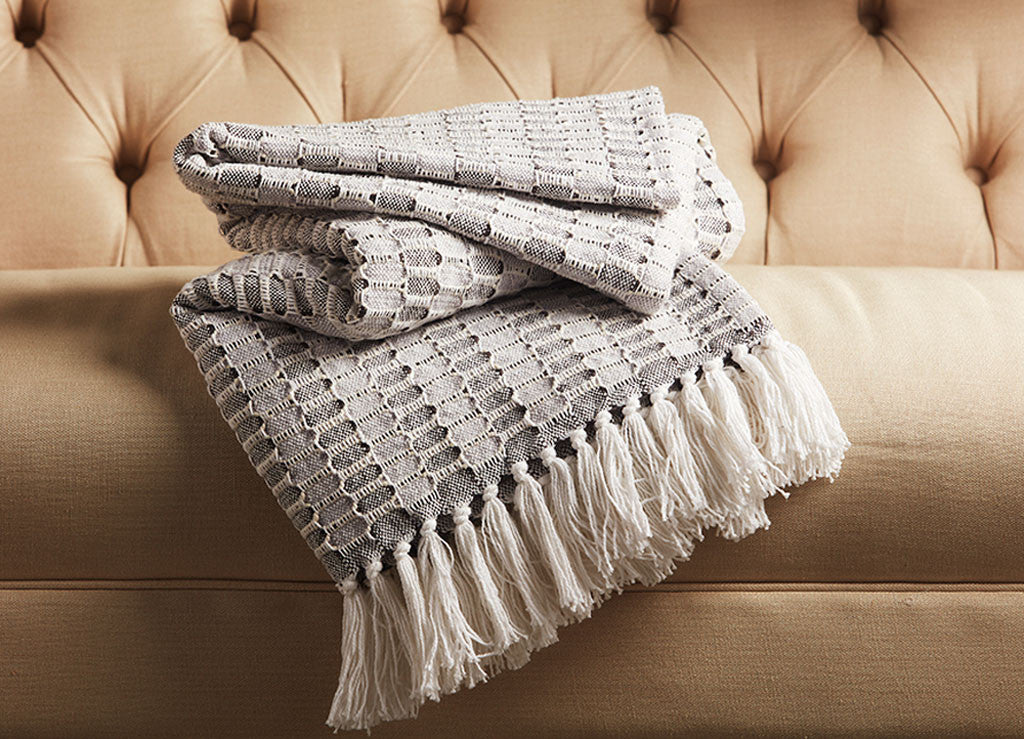 Spirit Marshmallow/Bungee Cord Throw