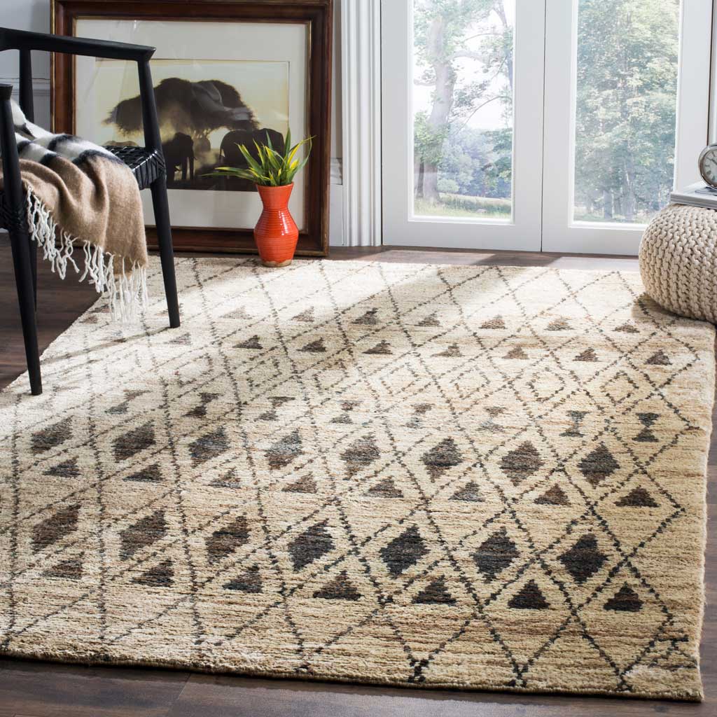 Tangier Ivory/Black Area Rug - Froy.com