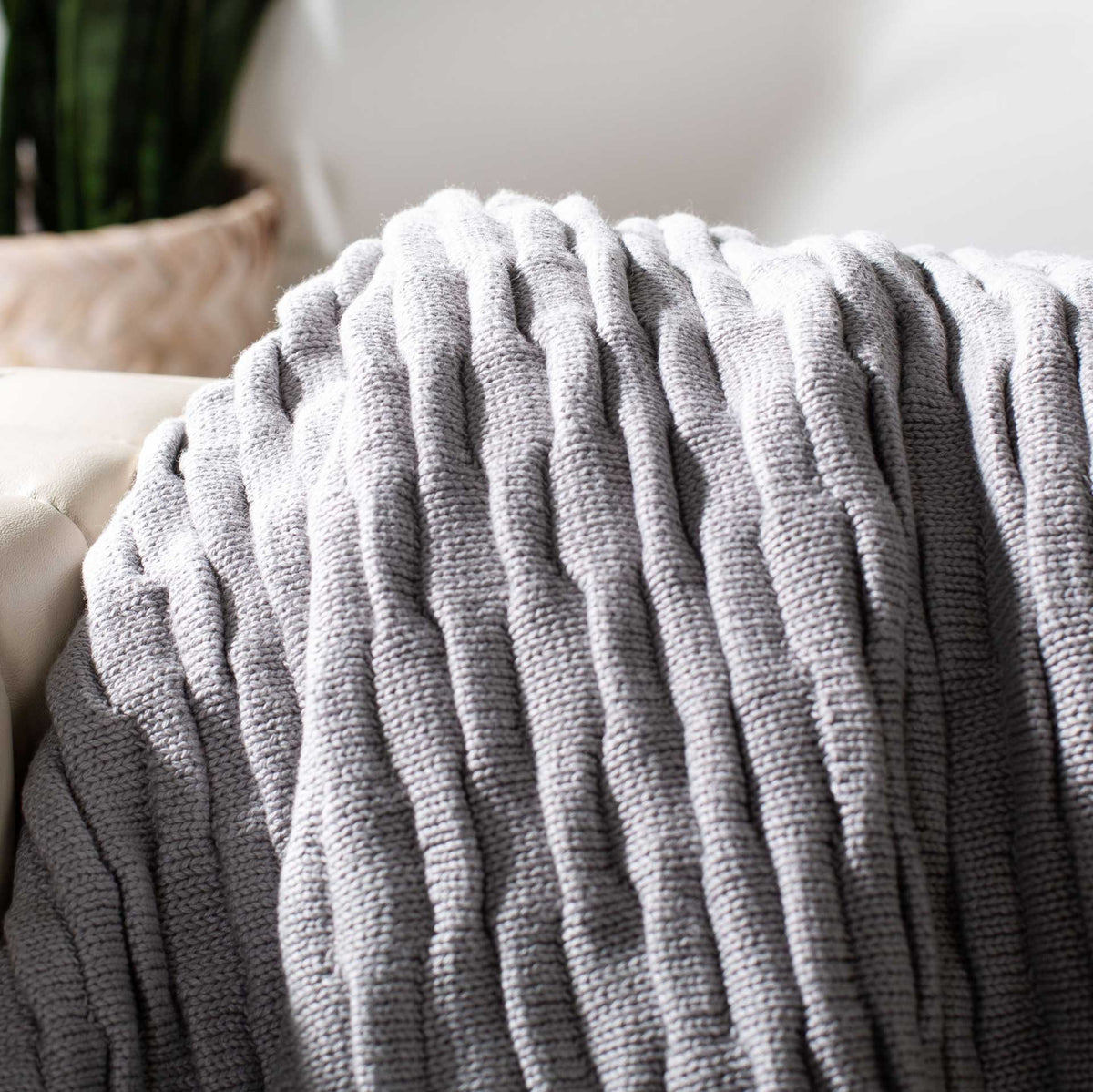 Novara Knit Throw Light Gray