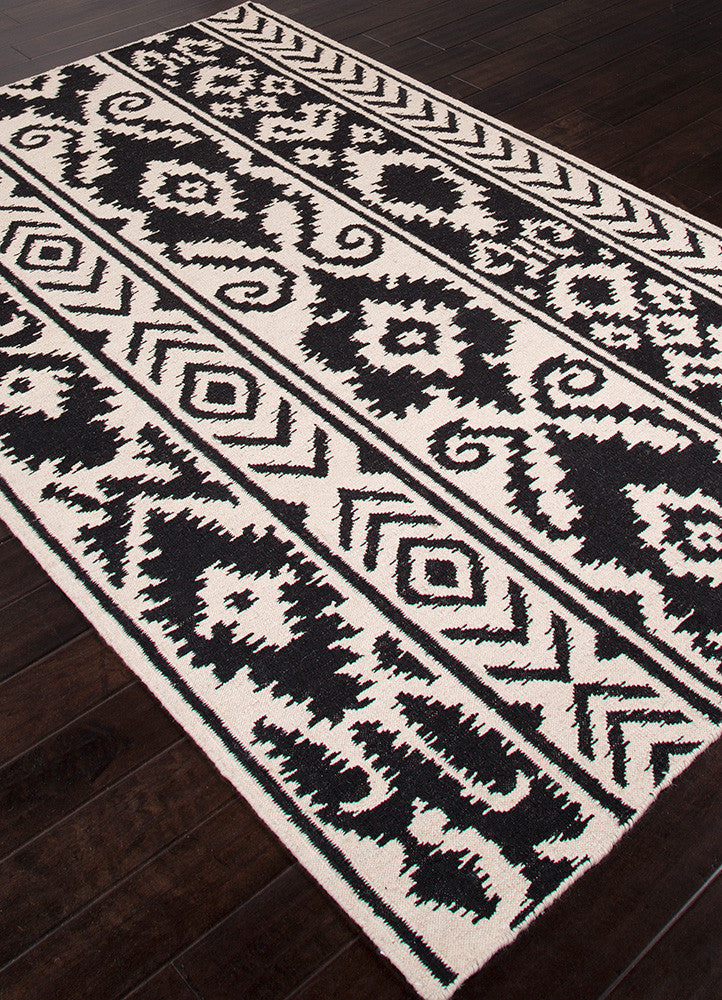 Urban Bungalow Farid White/Ebony Area Rug