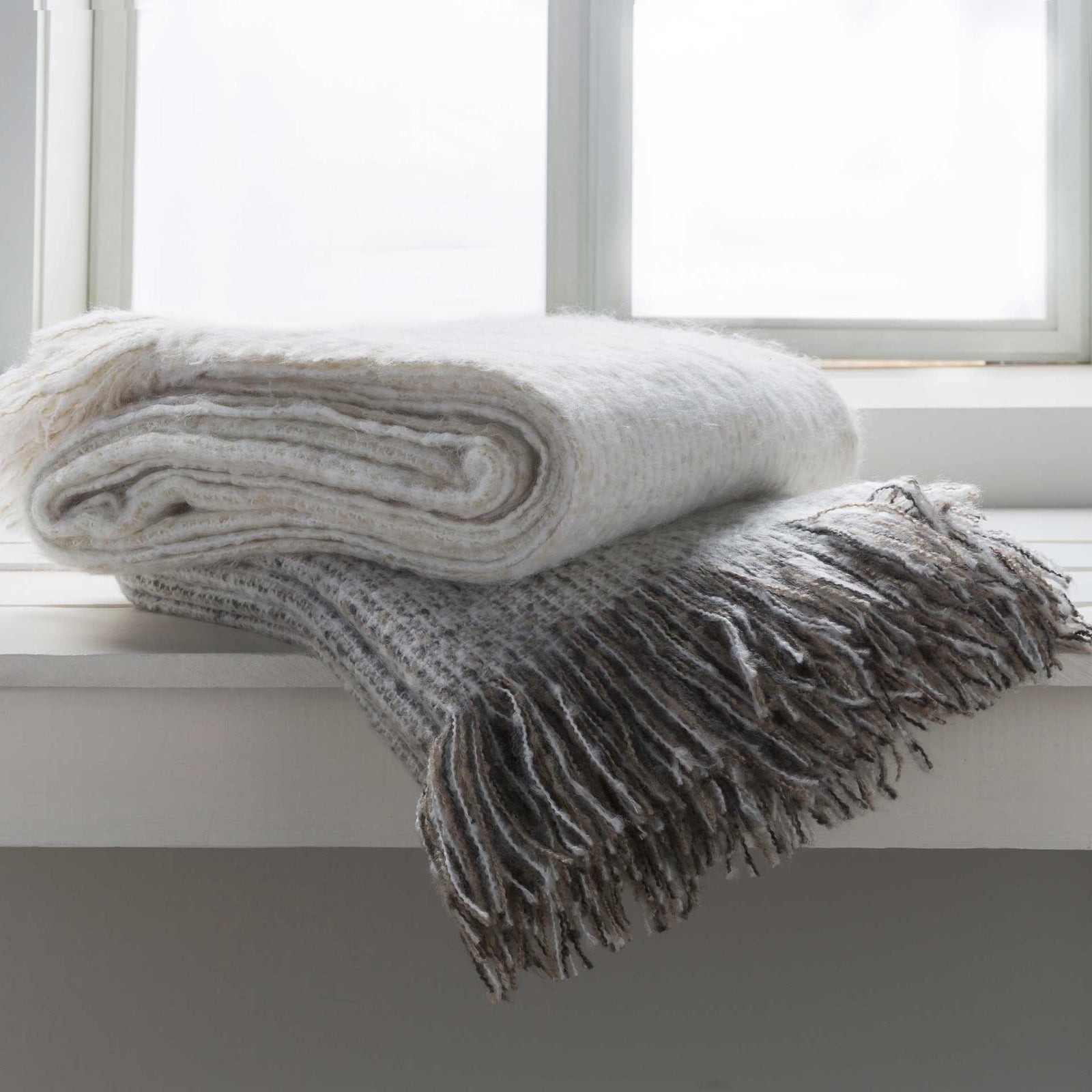 Mabel Throw Taupe/White/Charcoal