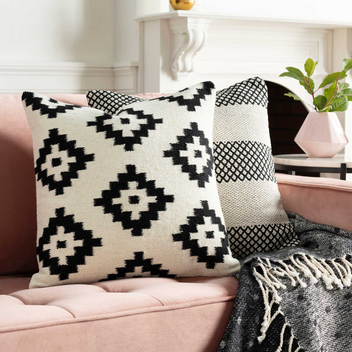 Shaun Geometric Pillow Cream/Black