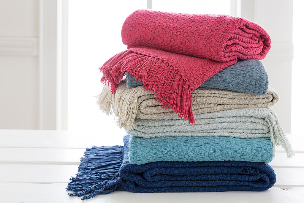 Tressa Solid Red Throw